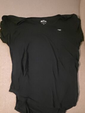 Hollister Women's Black Short-Sleeve Crew Tee with Logo
